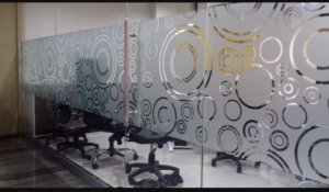 cutting sticker kaca 300x175 - Cutting Sticker Jakarta Terlengkap